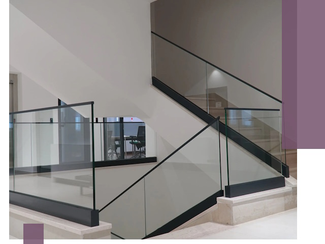 Стеклянные перила премиум-класса с установкой в Мариинске