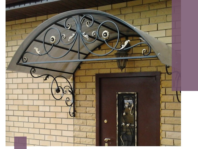 Изготовление козырьков из металла под ключ в Мариинске