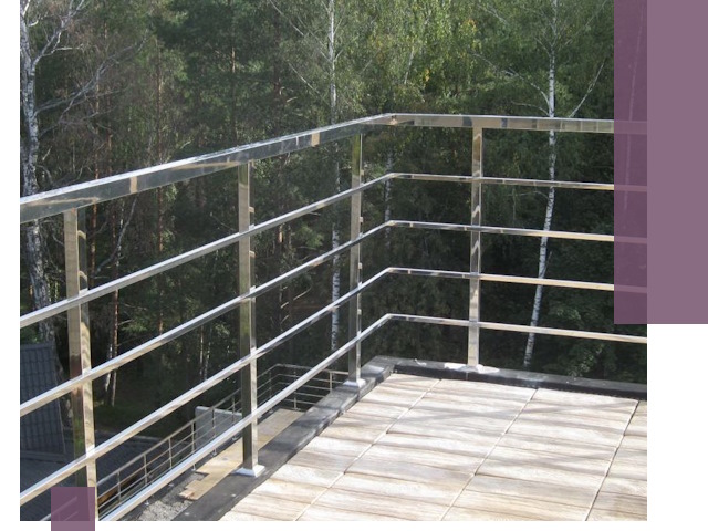 Парапеты из нержавеющей стали в Мариинске — изготовление и монтаж