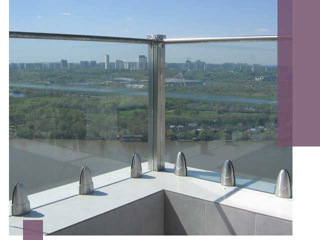 Стеклянные парапеты премиум класса в Мариинске для домов и бизнесов